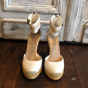 BCBG Maxazria Wedge Sandals Sz 8